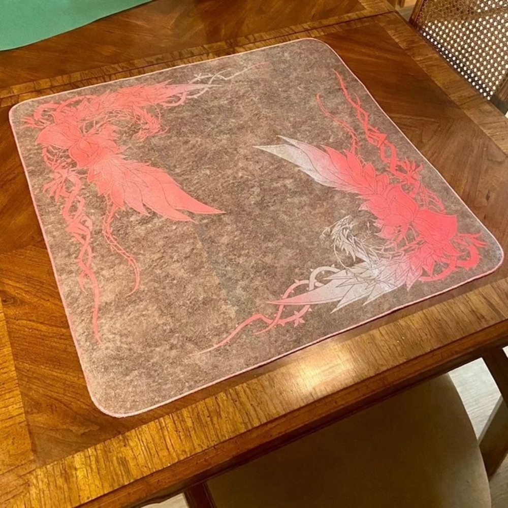Pvramid Playmat The Crimson Thorn Dragon, Yugioh and MTG